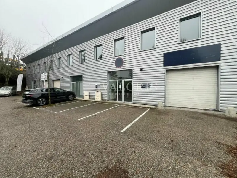 Entrepôt / Activité à louer - Dardilly (69570) - 856 m² - 8 416 €/mois