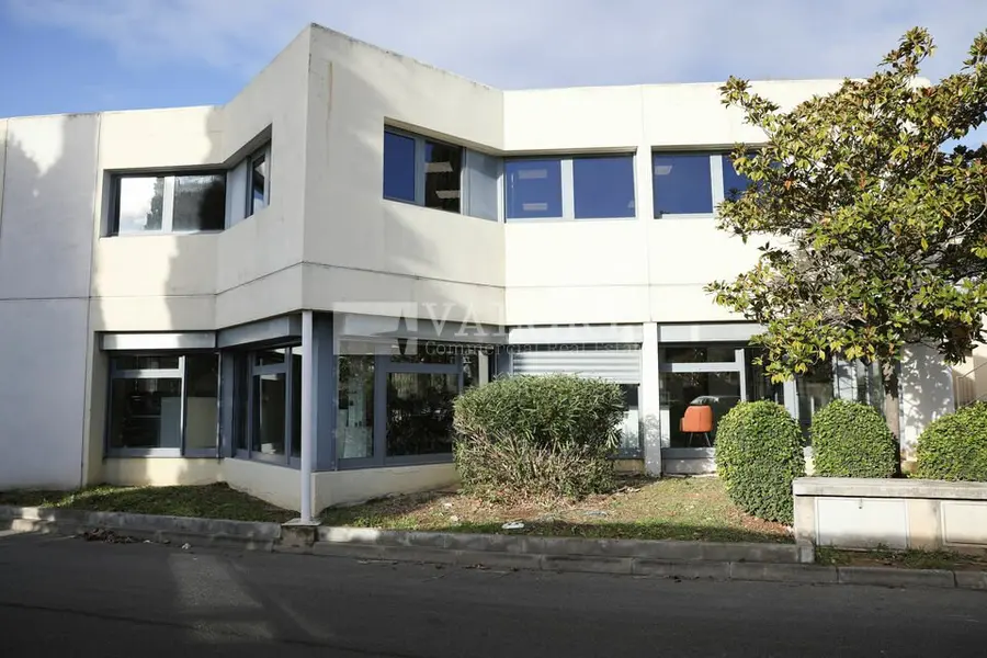Bureau à louer - Vitrolles (13127) - 430 m² - 5 833 €/mois