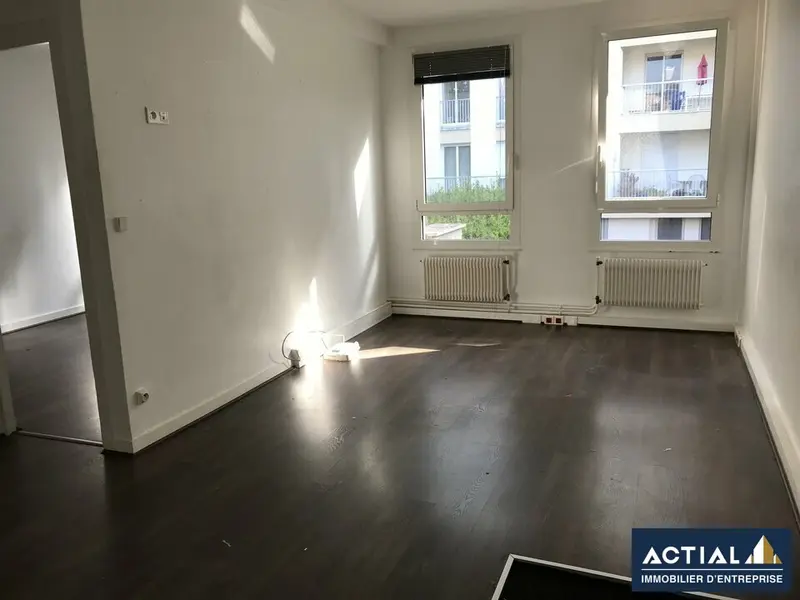Bureau à louer - Nantes (44000) - 100 m² - 1 704 €/mois
