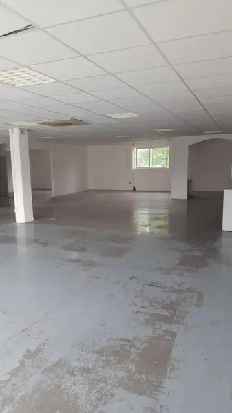 Local Commercial à louer - Istres (13800) - 177 m² - 3 200 €/mois