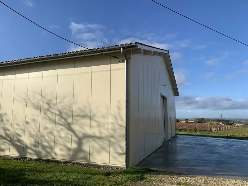 Entrepôt / Activité à louer - Villeneuve (33710) - 385 m² - 1 925 €/mois