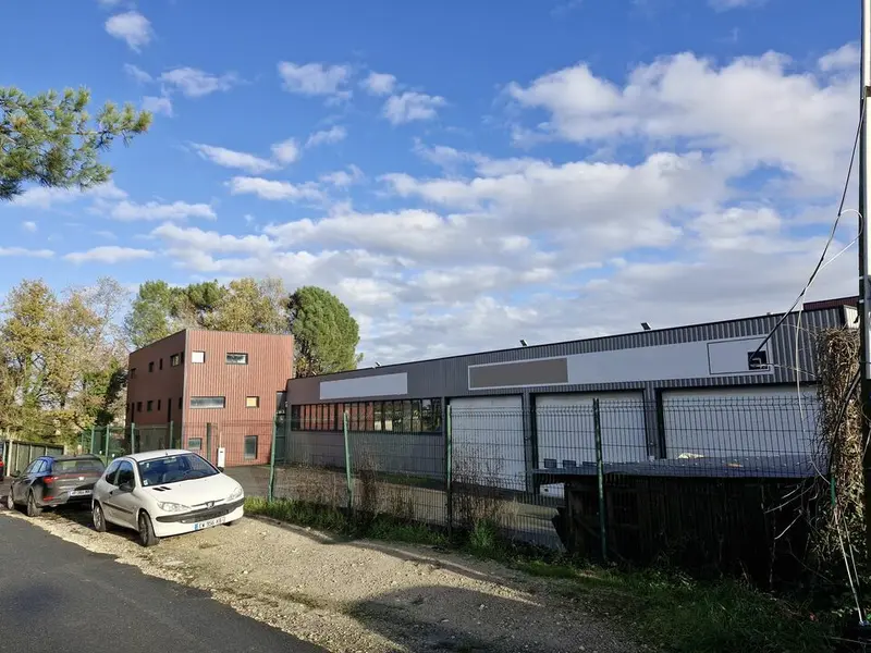 Entrepôt / Activité à vendre - Cadaujac (33140) - 2830 m²