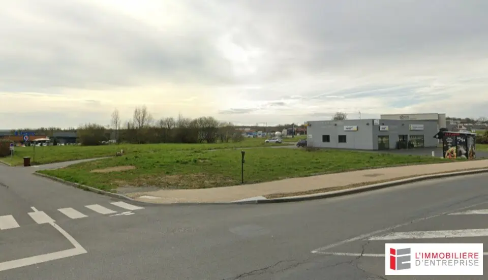 Local Commercial à louer - Bourseul (22130) - 300 m² - 3 000 €/mois