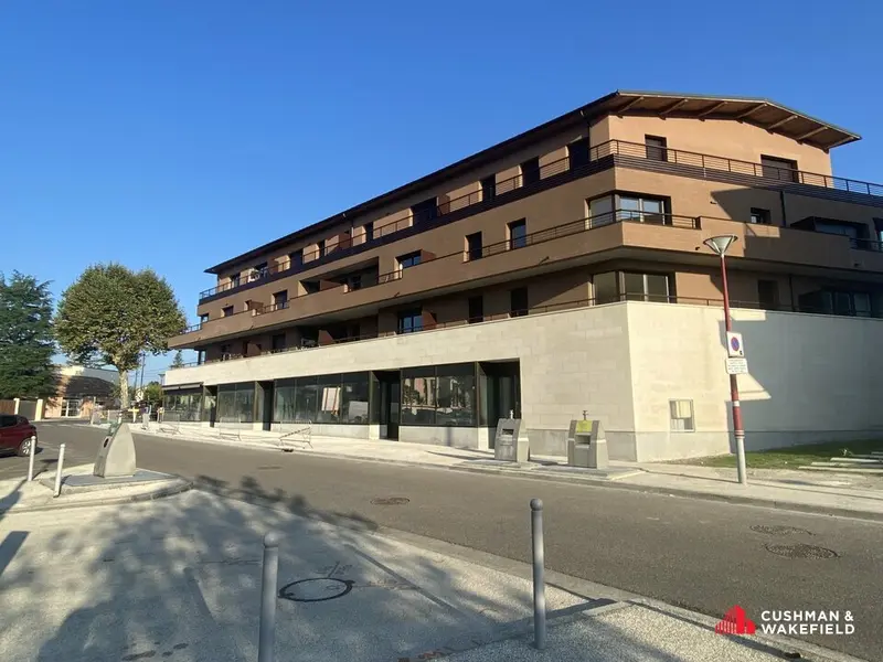 Local Commercial à louer - Eysines (33320) - 144 m² - 1 860 €/mois