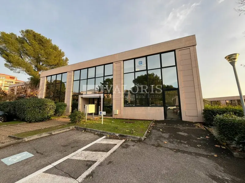 Bureau à louer - Vitrolles (13127) - 207 m² - 1 725 €/mois
