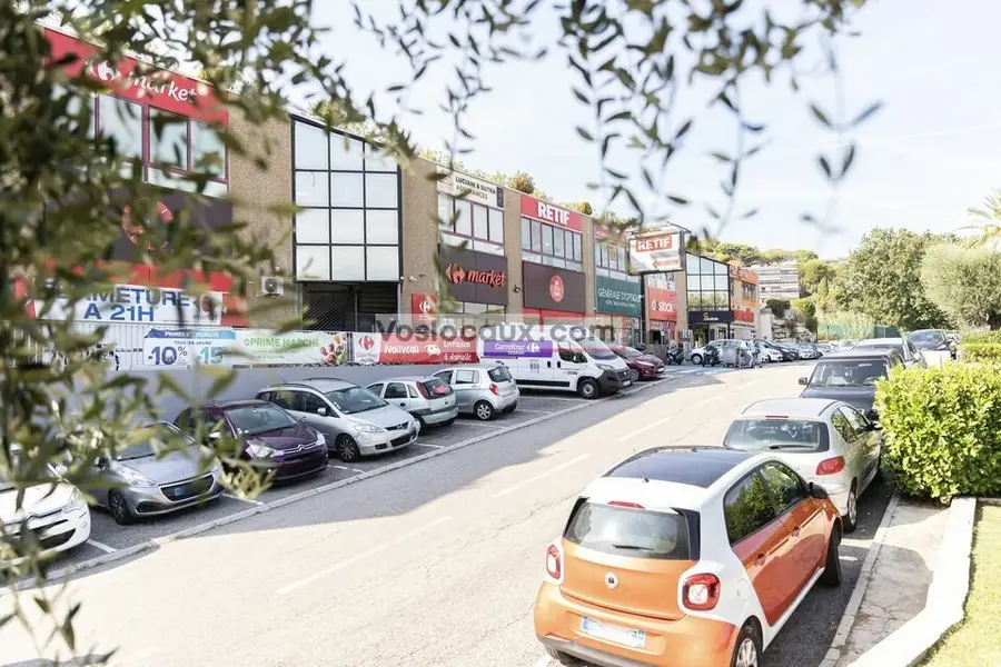 Entrepôt / Activité à louer - Villeneuve-Loubet (06270) - 500 m² - 5 416 €/mois