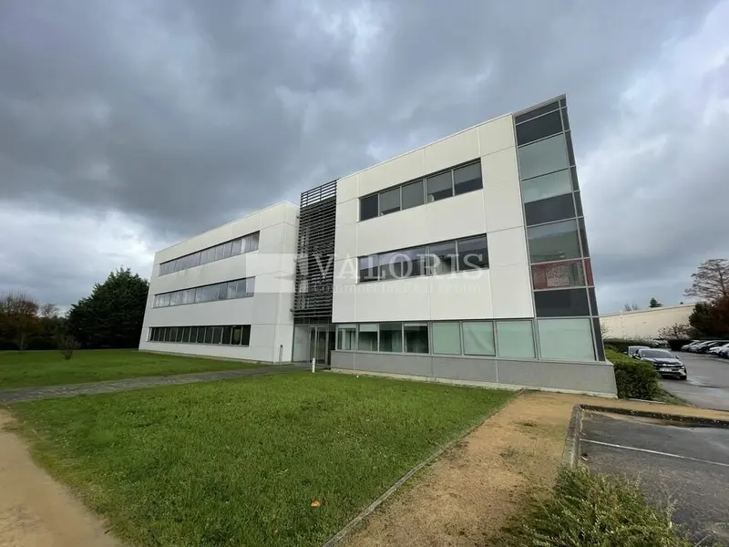 Bureau à louer - Dardilly (69570) - 538 m² - 5 604 €/mois