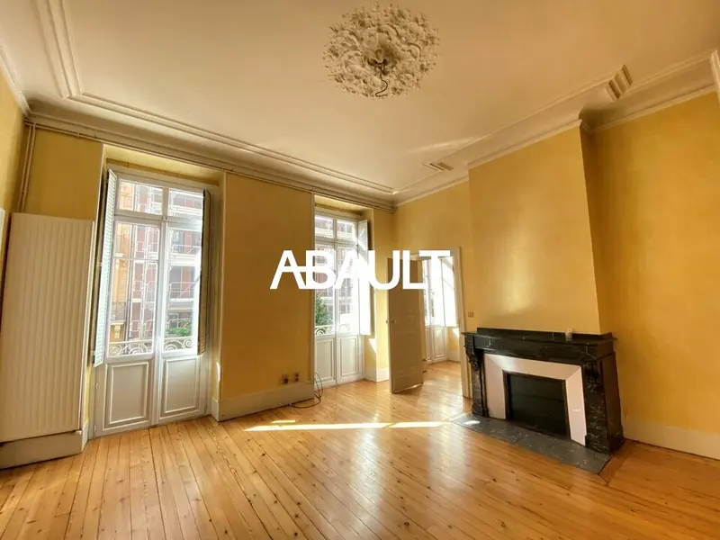 Bureau à louer - Toulouse (31000) - 180 m² - 2 560 €/mois