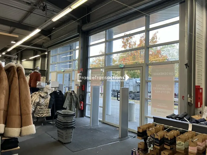 Local Commercial à louer - Castin (32810) - 221 m² - 2 854 €/mois
