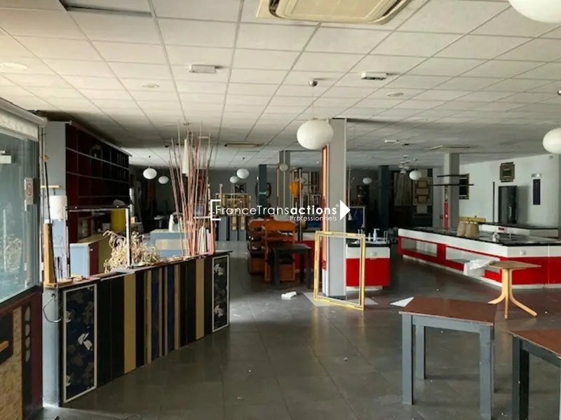Local Commercial à louer - Roques (31120) - 612 m² - 5 850 €/mois