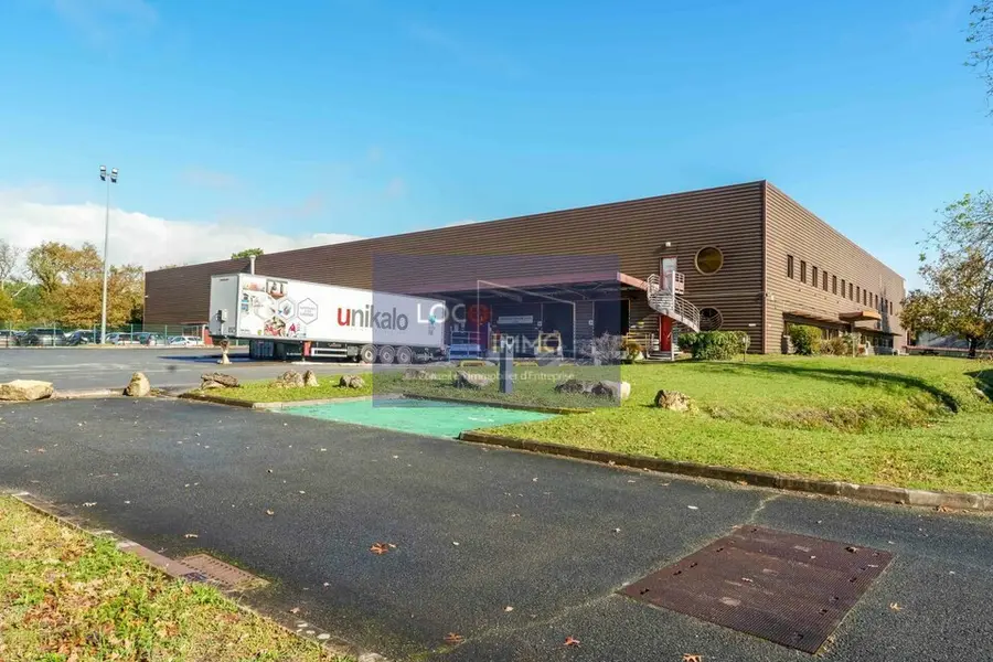 Entrepôt / Activité à louer - Canéjan (33610) - 8927 m² - 62 489 €/mois