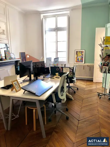 Bureau à louer - Nantes (44000) - 140 m² - 2 250 €/mois