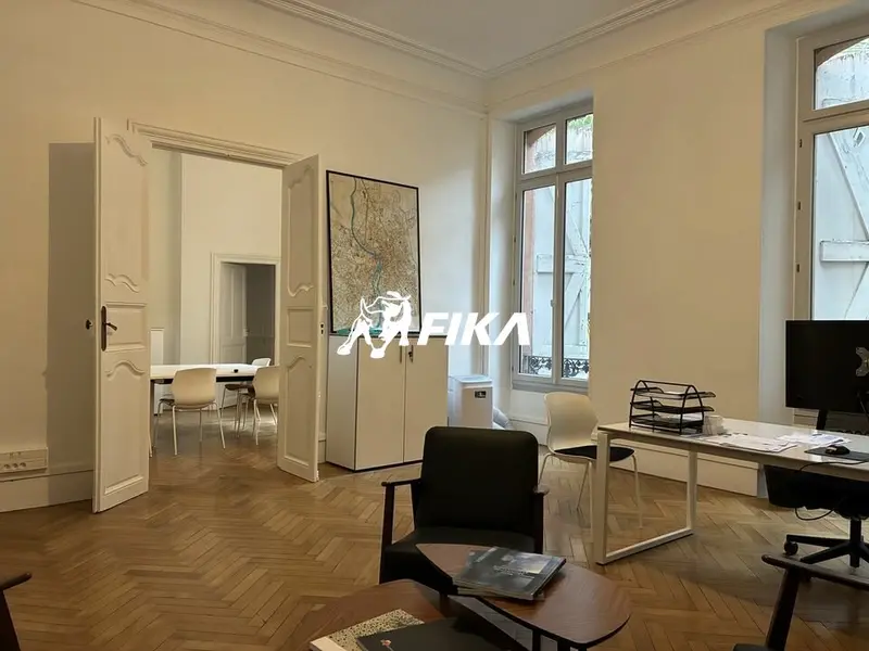 Bureau à louer - Toulouse (31000) - 219 m² - 3 350 €/mois