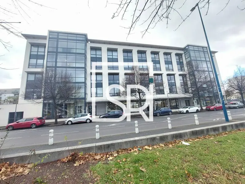 Bureau à louer - Clermont-Ferrand (63100) - 122 m² - 1 325 €/mois