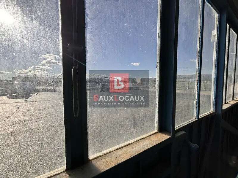 Local Commercial à louer - Châteaurenard (13160) - 400 m² - 7 333 €/mois