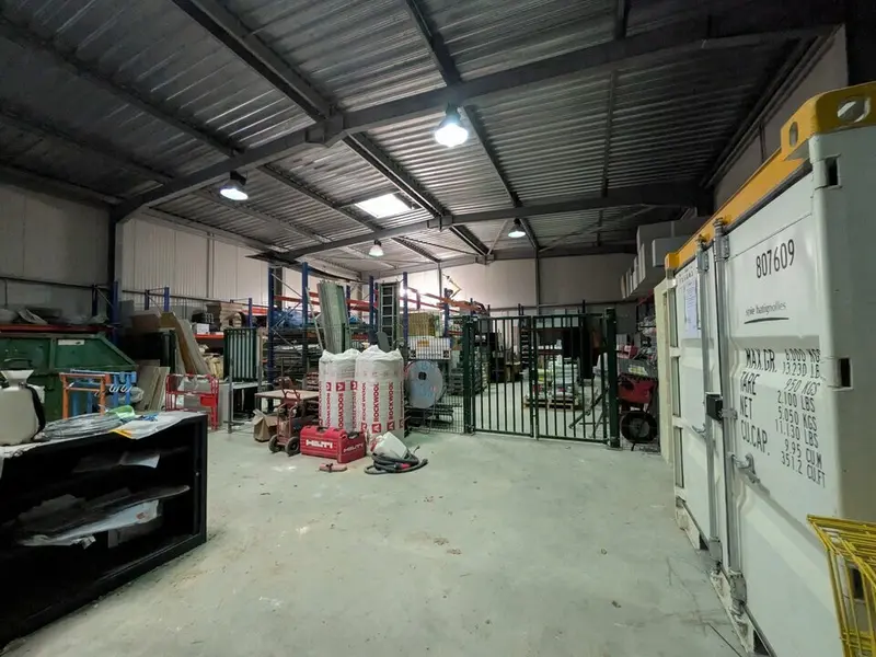 Entrepôt / Activité à louer - Le Grand-Quevilly (76120) - 835 m² - 7 500 €/mois