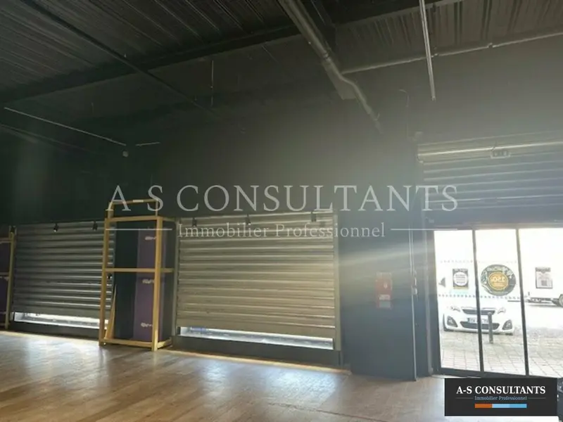 Local Commercial à louer - Saint-Alban-Leysse (73230) - 380 m² - 5 416 €/mois