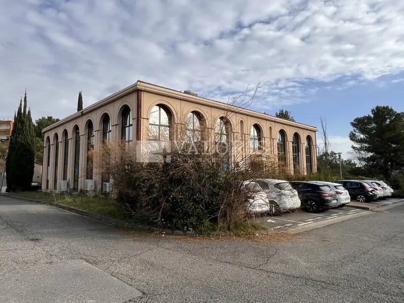 Bureau à louer - Aix-En-Provence (13290) - 244 m² - 2 745 €/mois