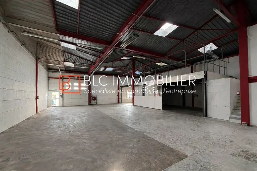 Entrepôt / Activité à louer - Marseille 11 (13011) - 695 m² - 6 377 €/mois
