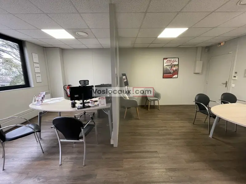 Bureau à louer - Villeneuve-Loubet (06270) - 117 m² - 2 000 €/mois