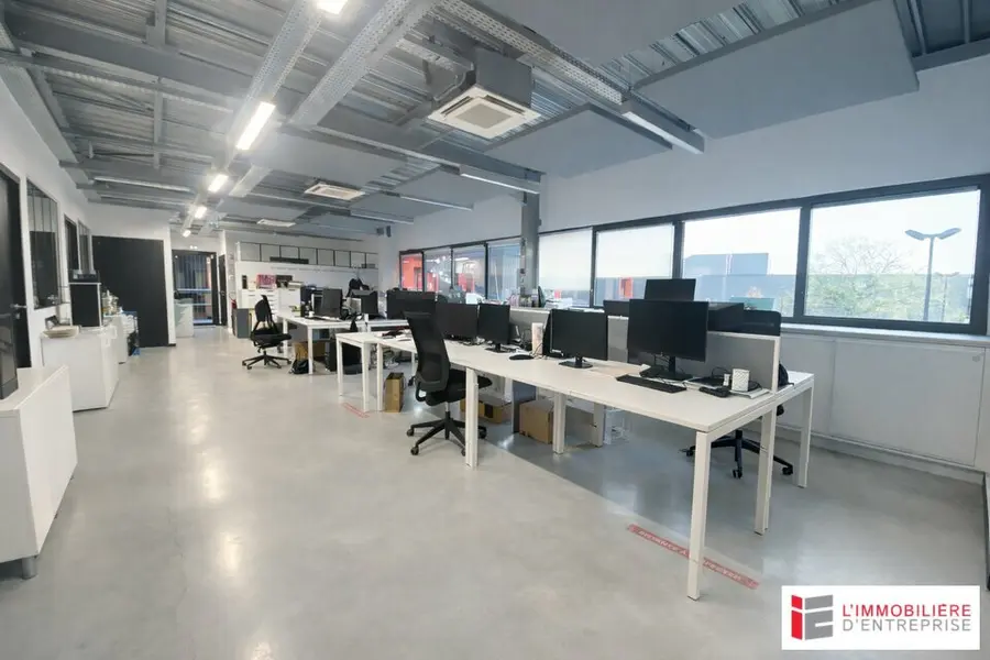 Bureau à louer - Noyal-Châtillon-Sur-Seiche (35230) - 198 m² - 3 000 €/mois