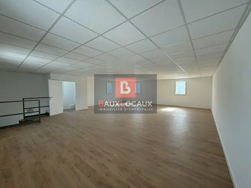 Bureau à louer - Salon-De-Provence (13300) - 87 m² - 1 440 €/mois