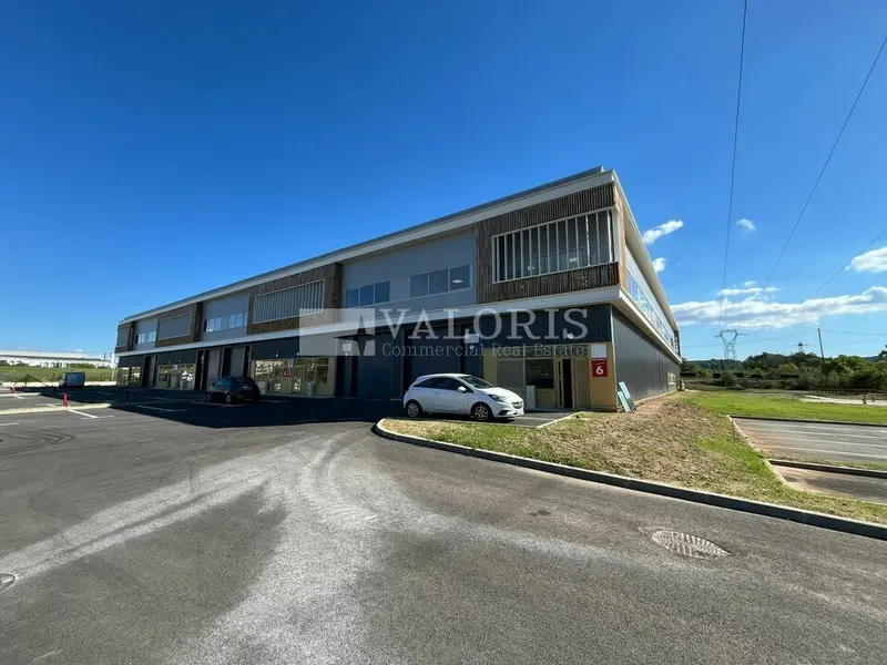Entrepôt / Activité à louer - Rousset (13790) - 385 m² - 4 331 €/mois
