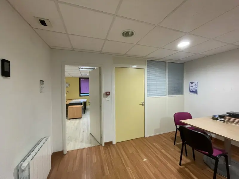 Bureau à louer - Lorient (56100) - 130 m² - 2 227 €/mois