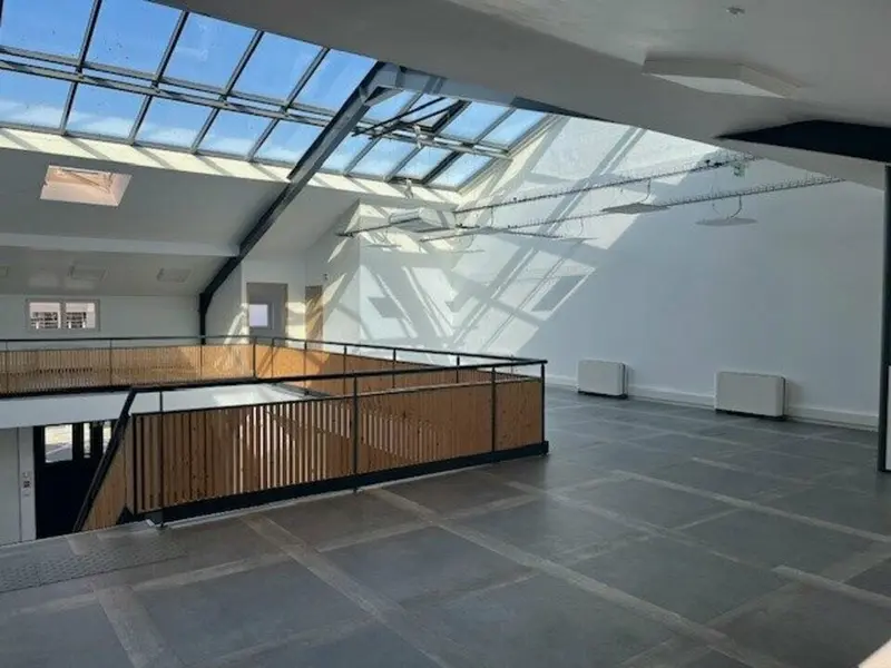 Bureau à louer - Caen (14000) - 302 m² - 4 025 €/mois