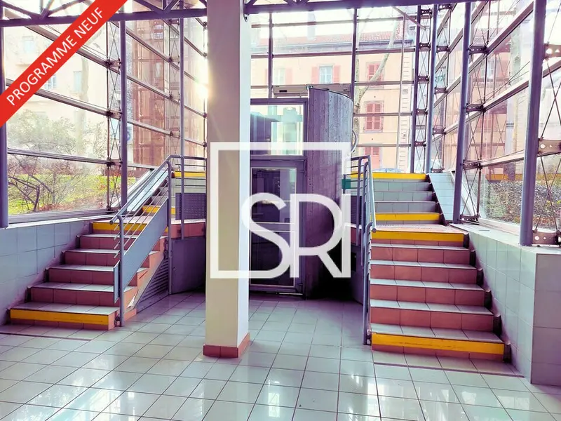Bureau à louer - Clermont-Ferrand (63100) - 650 m² - 9 756 €/mois