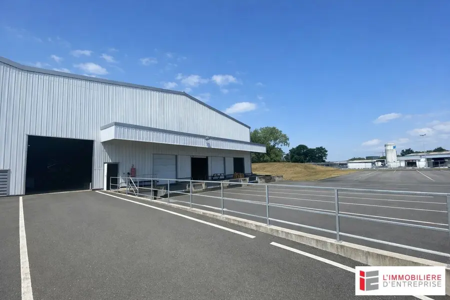 Entrepôt / Activité à louer - Noyal-Sur-Vilaine (35530) - 4668 m² - 20 000 €/...
