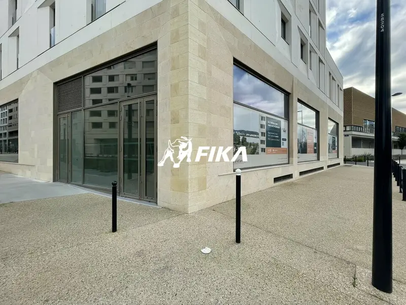 Local Commercial à vendre - Bordeaux (33800) - 703 m² - 2 111 400 €