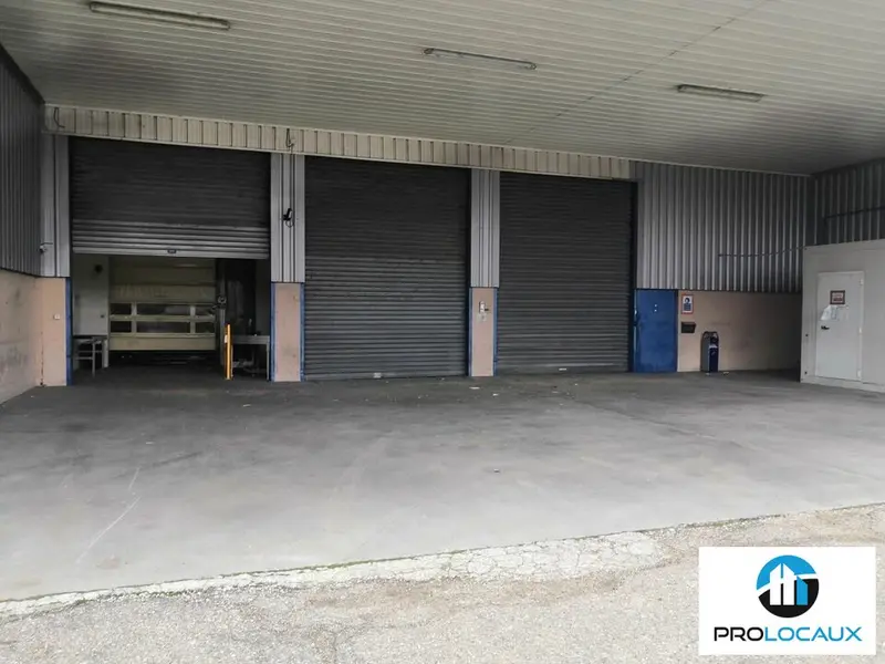 Entrepôt / Activité à louer - Saint-Étienne-Du-Rouvray (76800) - 725 m² - 4 1...