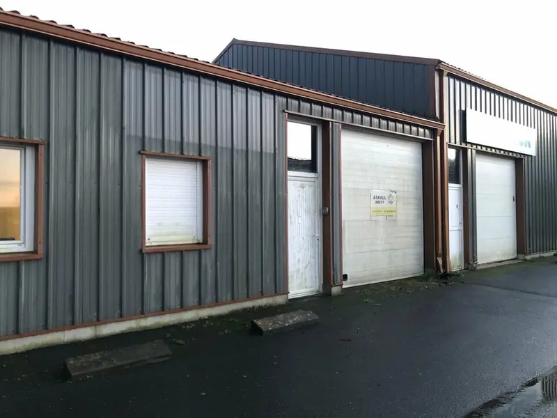 Entrepôt / Activité à louer - Kersaint-Plabennec (29860) - 135 m² - 843 €/mois