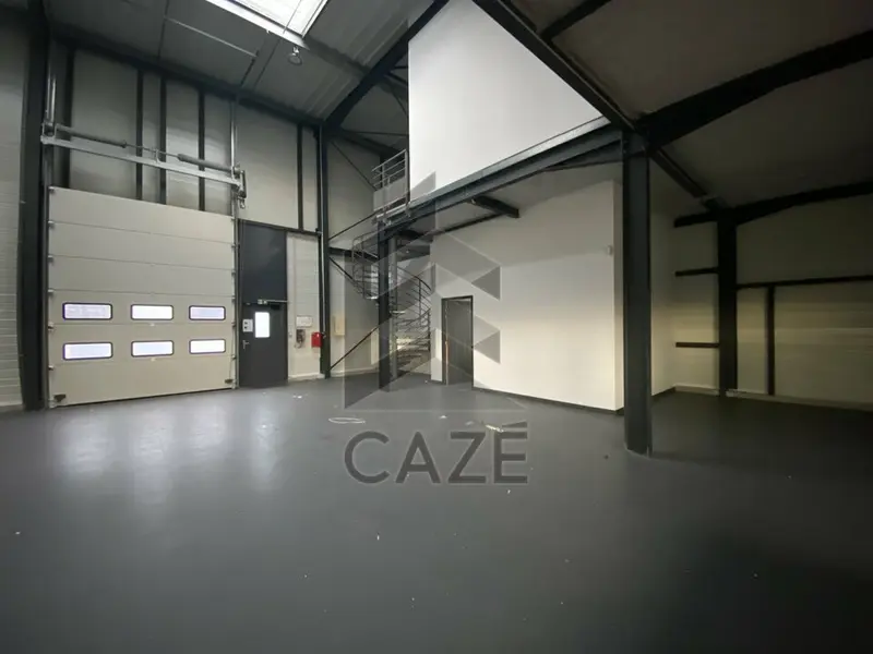 Entrepôt / Activité à louer - Mérignac (33700) - 488 m² - 4 000 €/mois