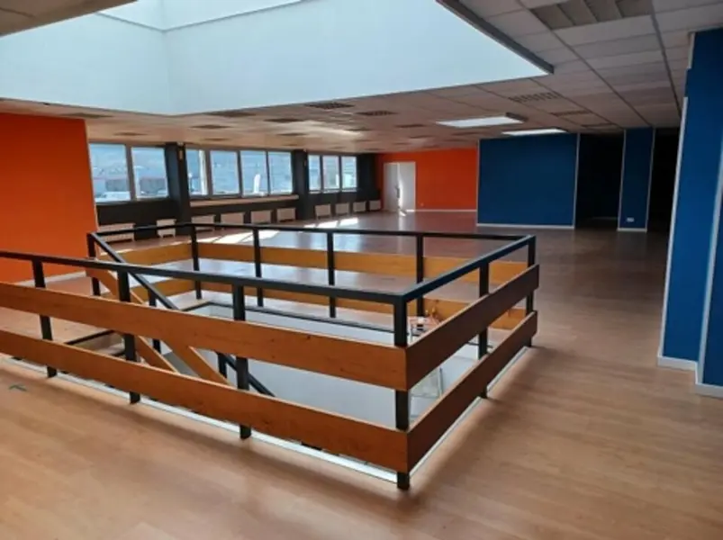 Bureau à louer - Sotteville-Lès-Rouen (76300) - 696 m² - 3 481 €/mois