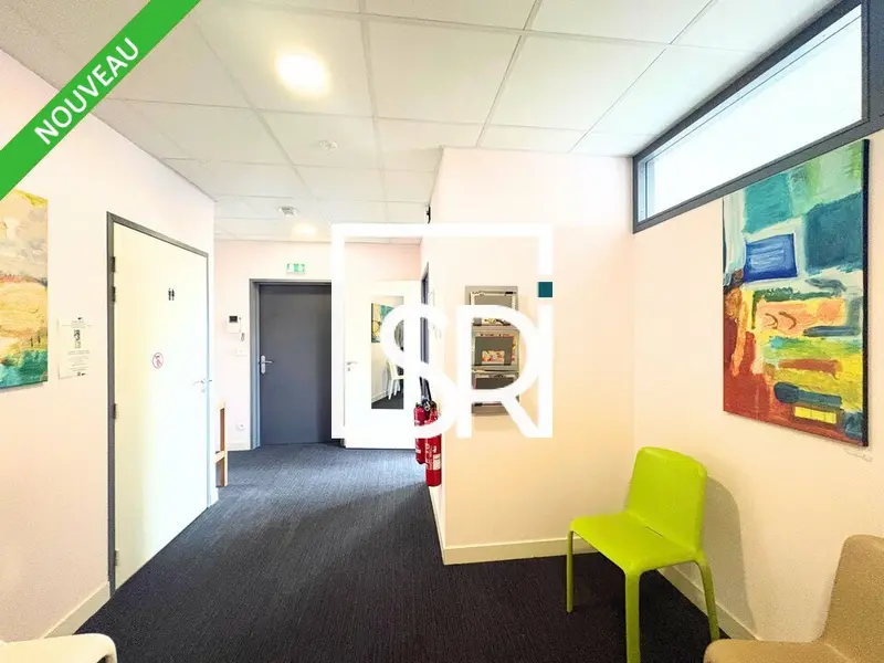 Bureau à louer - Cournon-D'Auvergne (63800) - 52 m² - 650 €/mois