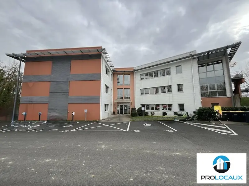 Bureau à louer - Agnetz (60600) - 480 m² - 6 000 €/mois