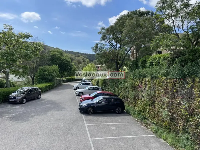 Bureau à louer - Vallauris (06220) - 297 m² - 3 093 €/mois