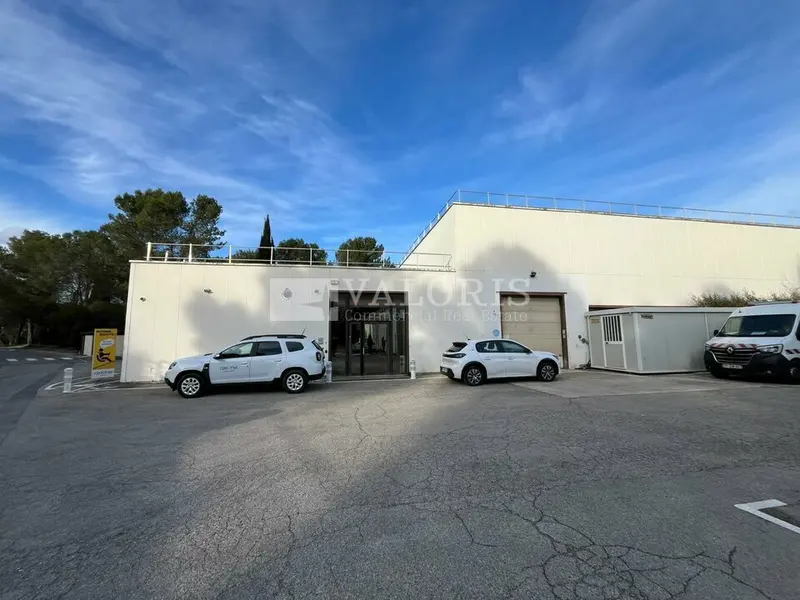 Entrepôt / Activité à louer - Aix-En-Provence (13290) - 856 m² - 7 158 €/mois