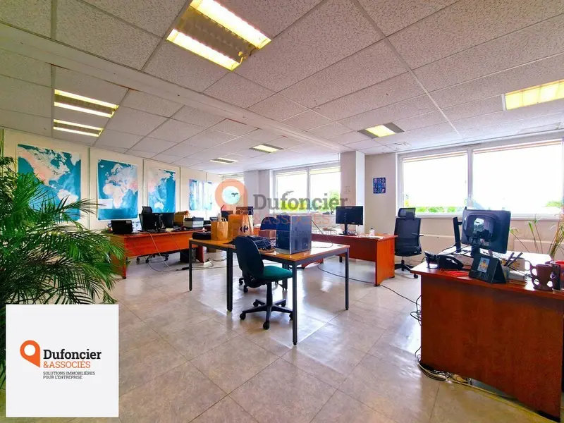 Bureau à louer - Chasseneuil-Du-Poitou (86360) - 333 m² - 3 060 €/mois