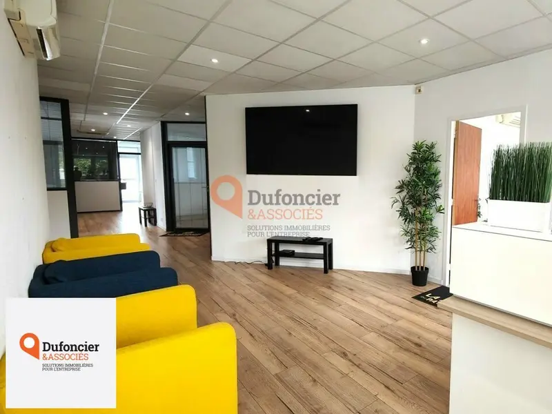 Bureau à louer - Chasseneuil-Du-Poitou (86360) - 645 m² - 3 500 €/mois