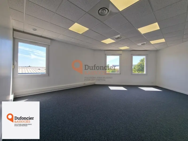 Bureau à louer - Poitiers (86000) - 215 m² - 2 329 €/mois