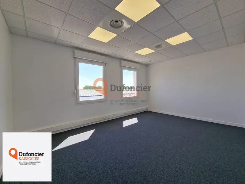 Bureau à louer - Poitiers (86000) - 153 m² - 1 657 €/mois