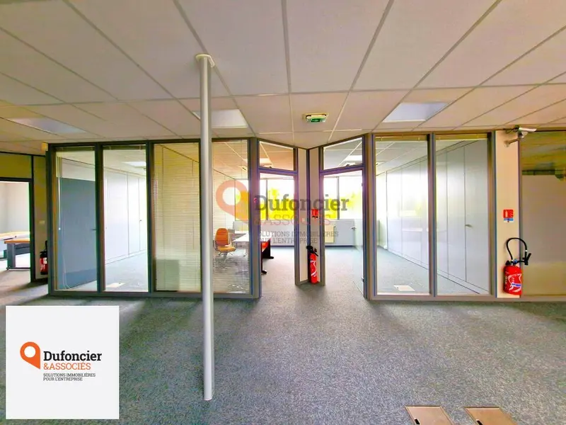 Bureau à louer - Chasseneuil-Du-Poitou (86360) - 239 m² - 2 497 €/mois