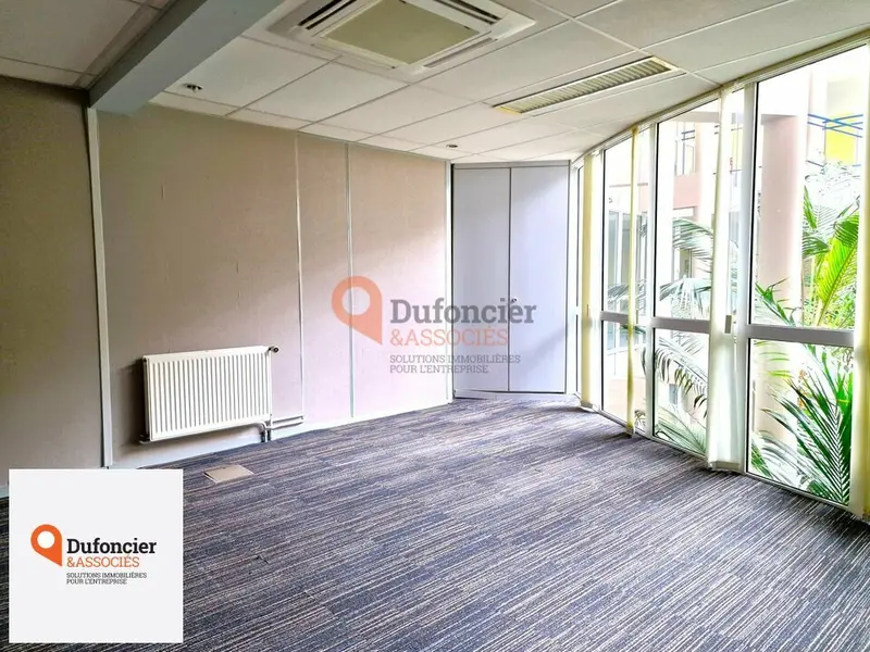 Bureau à louer - Chasseneuil-Du-Poitou (86360) - 169 m² - 1 769 €/mois