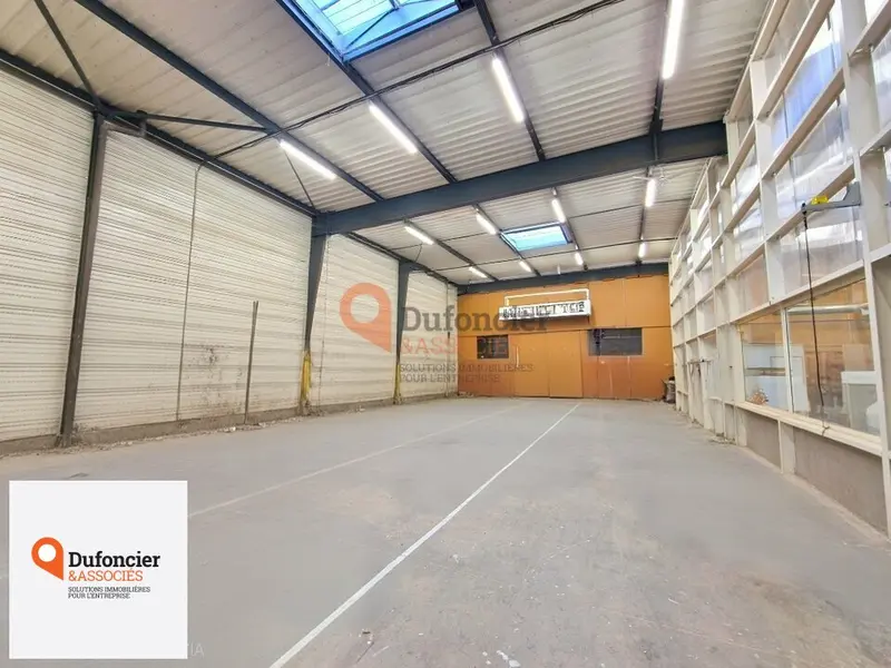 Entrepôt / Activité à louer - Poitiers (86000) - 1077 m² - 5 385 €/mois