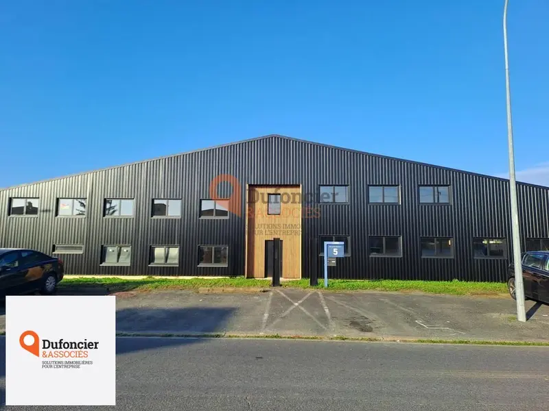 Entrepôt / Activité à vendre - Antran (86100) - 3000 m²