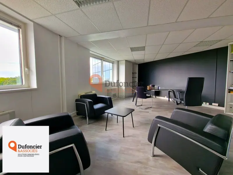 Bureau à louer - Chasseneuil-Du-Poitou (86360) - 90 m² - 750 €/mois