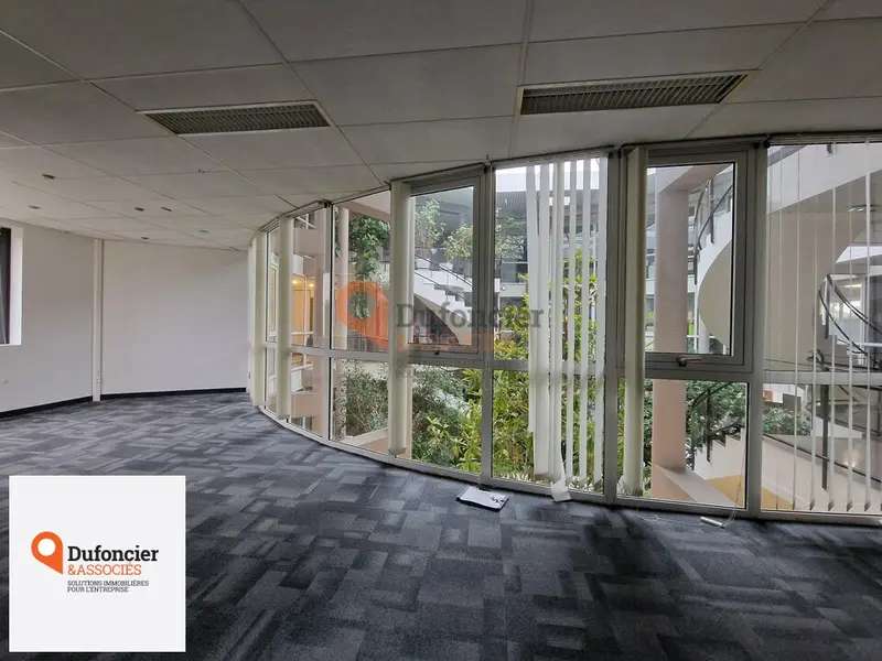 Bureau à louer - Chasseneuil-Du-Poitou (86360) - 174 m² - 1 814 €/mois
